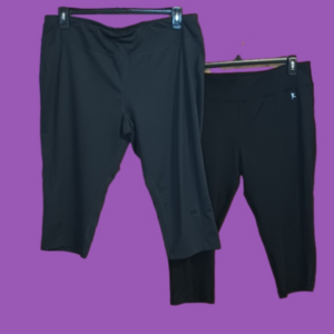 BUNDLE- black and gray Capri leggings 20